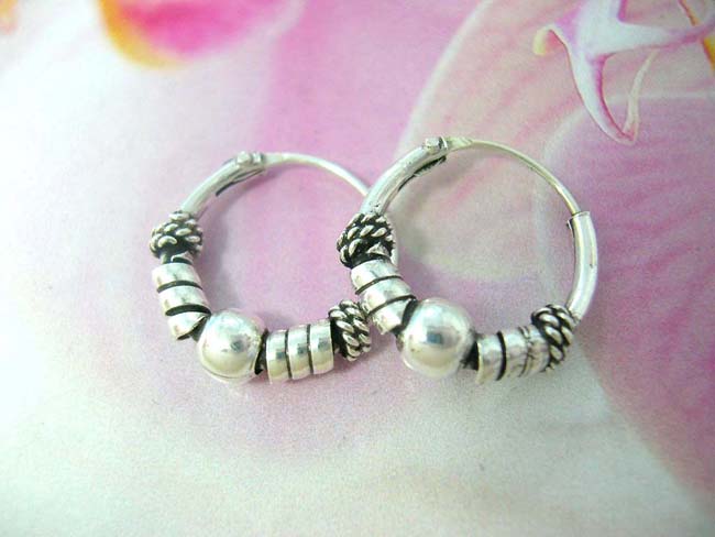 Birthday accessory export dealer, 925. Sterling silver bead, and coil design on bali hoop earrings