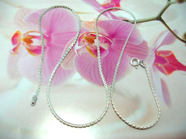 Beauty jewelry wholesale b2b trader, 925. Sterling silver crafted square chain necklace