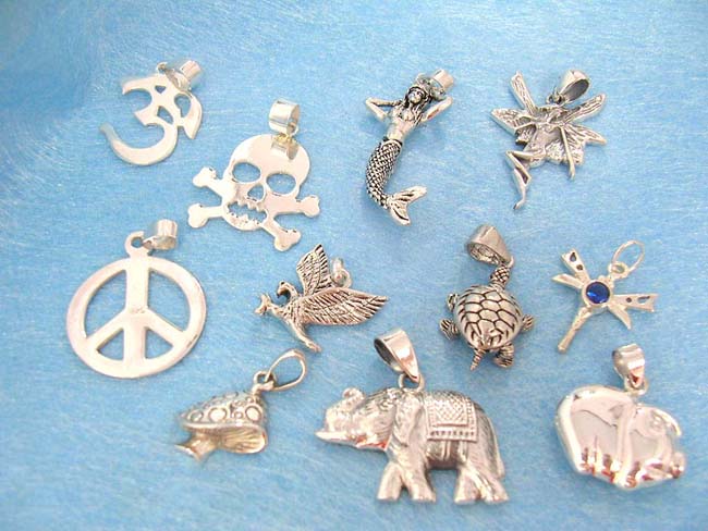 Jewelry manufacturer exports Bali art designed necklace charm in 925. sterling silver