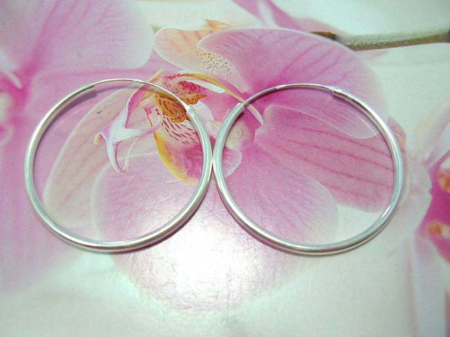 Balinese artist accessory collection exchange, Ladies classic 925. sterling silver hoop earrings