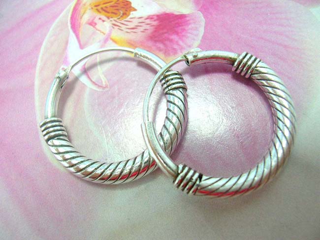 Womens bali accessory wholesaler, Spiral design on flashing 925. sterling silver hoop earrings
