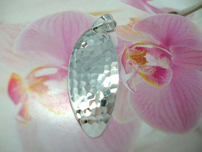 Affordable jewelry shopping, Trendy sterling silver pendant in oval design
