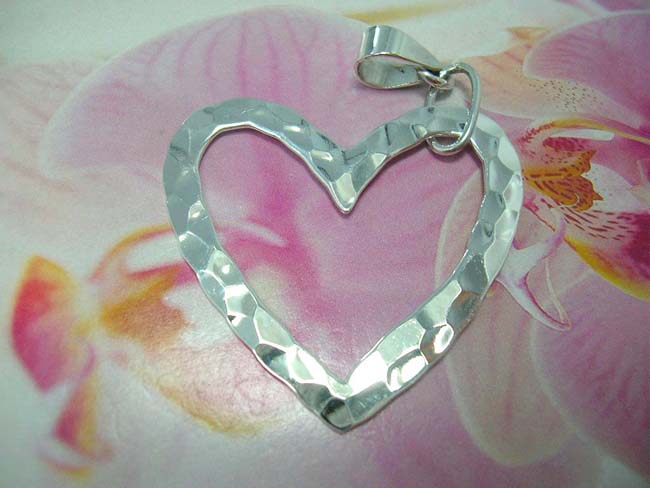Jewellery business wholesaler, Beautiful 925. sterling silver pendant in cut-out heart design