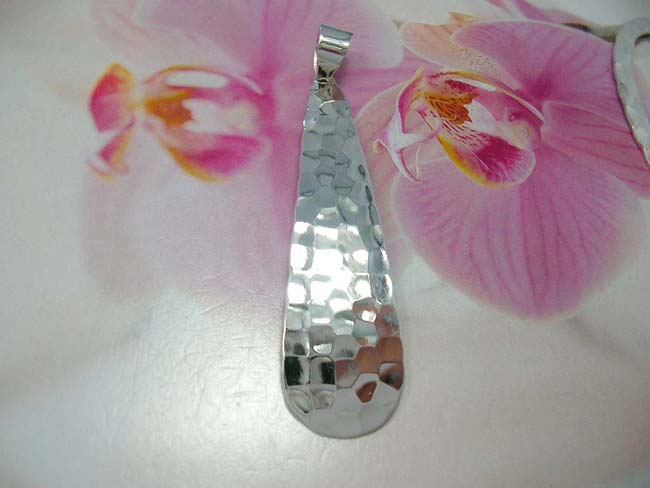 Unique fashion accessory manufacturer, balinese Hot fashion pendant in 925. sterling silver elongated rain drop design