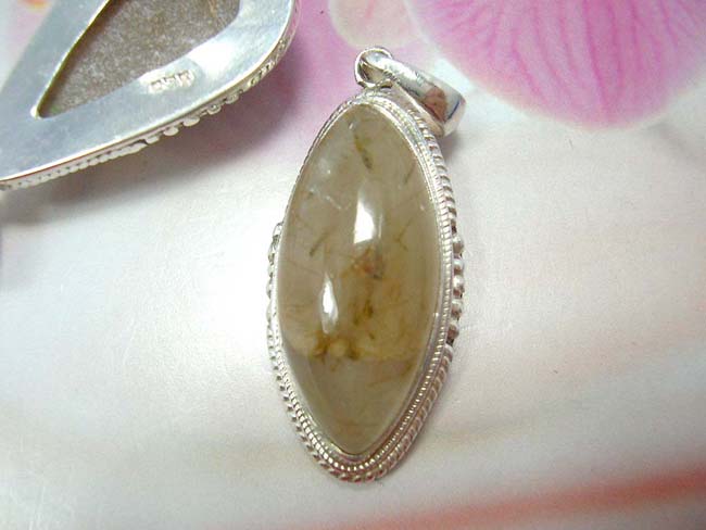 Stylish accessory manufacturer exports Victorian style designer pendant with beautiful gemstone and 925. sterling silver filigree frame 