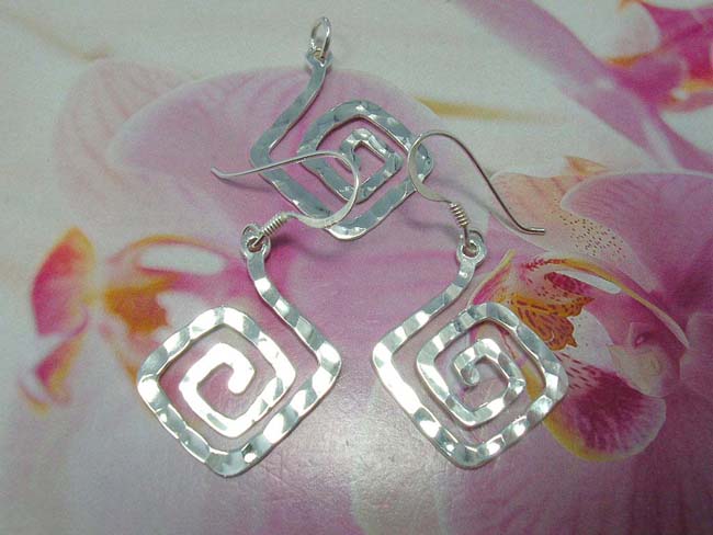 Designer wear earring and pendant set in squared spiral, handmade from 925. sterling silver, indonesian jewelry shopping outlet