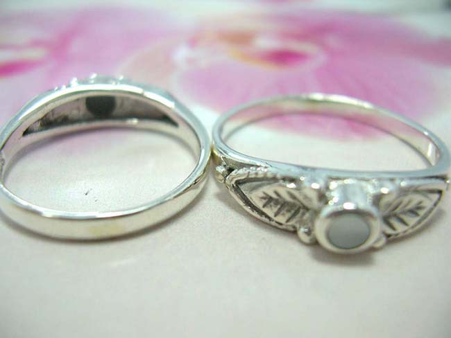 Import accessories online shop, Exotic gemstone set in 925. sterling silver bali ring with leaf decor