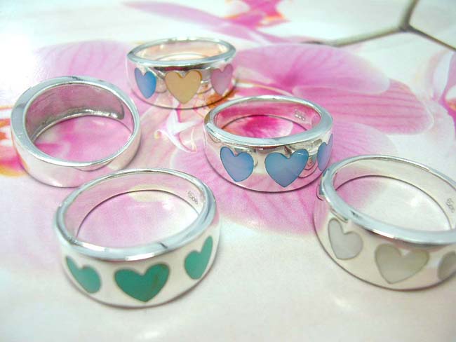 Online gift jewelry distributor, Balinese 925. sterling silver band with seashell stone hearts