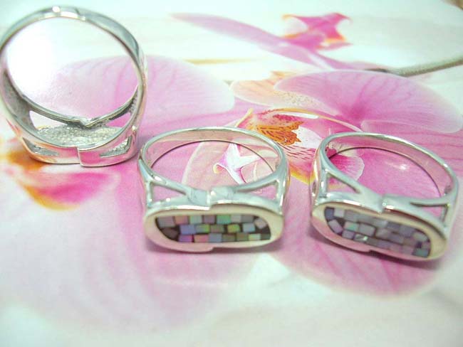 Bali art inspired, multi gemstone flakes inlaid in 925. sterling silver ring. Indonesia jewelry export warehouse