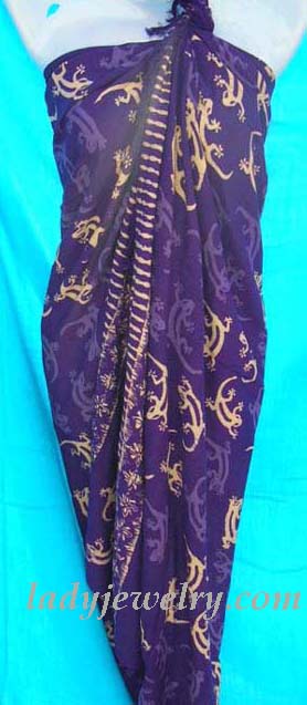 Ladies tahiti apparel online dealer. Beauty wear bali wrap around in purple with cream colored gecko print 